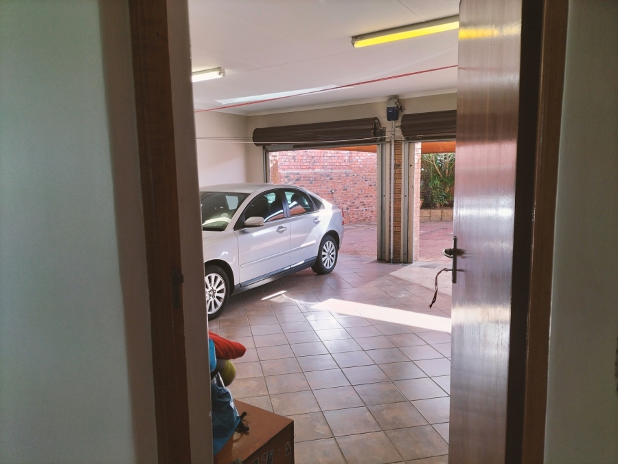 6 Bedroom Property for Sale in Grootbrakhoogte Western Cape